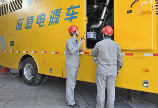 隆阳如何清理被灰尘覆盖的机油散热器？
